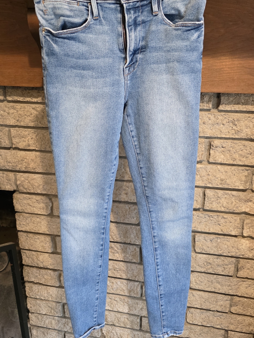 Frame Denim Mid-Wash Skinny Jeans in Light Blue - Picture 2 of 6